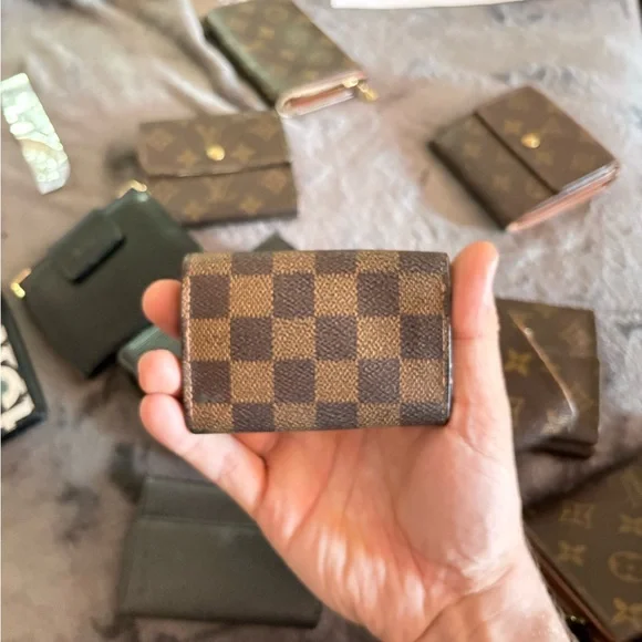Louis Vuitton Multicles Key Holder in signature Damier Ebene canvas